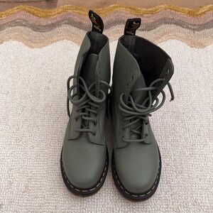 New Dr Marten 1460 Pascal Boots